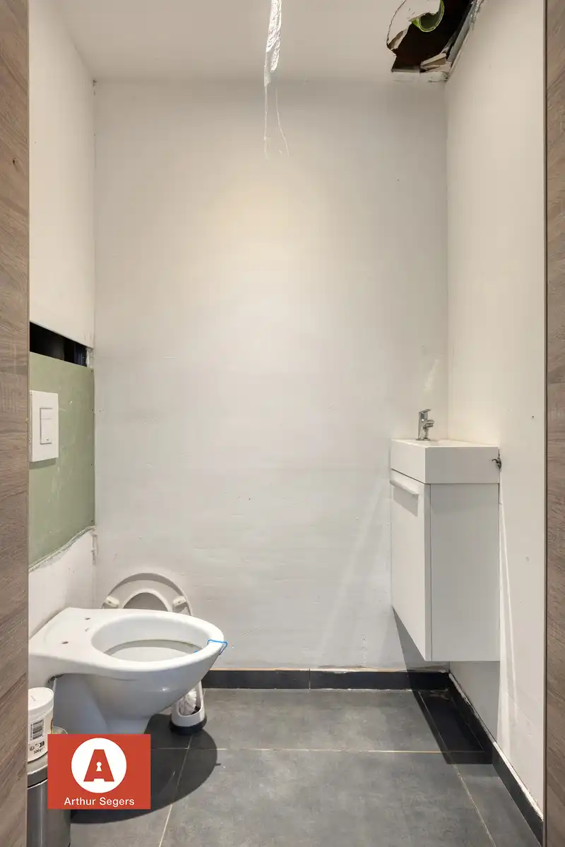 Veder af te werken/te renoveren gezinswoning mét achterbouw foto 22