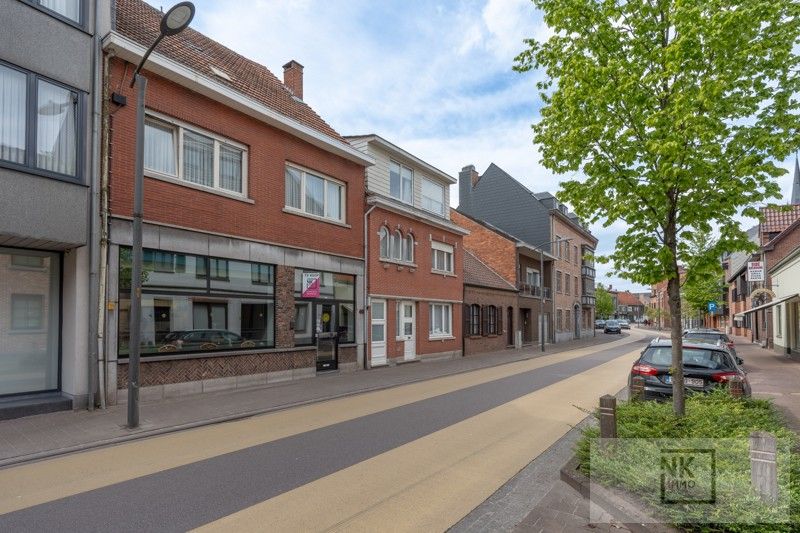 Zeer centraal gelegen handelspand met woning te Arendonk. foto 4