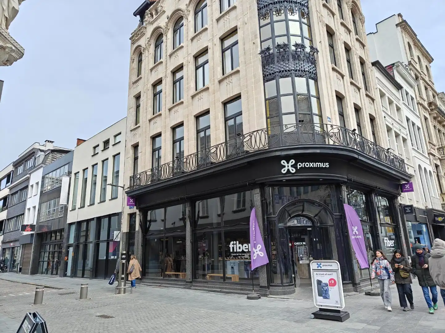 Winkel vlakbij de Meir foto 2