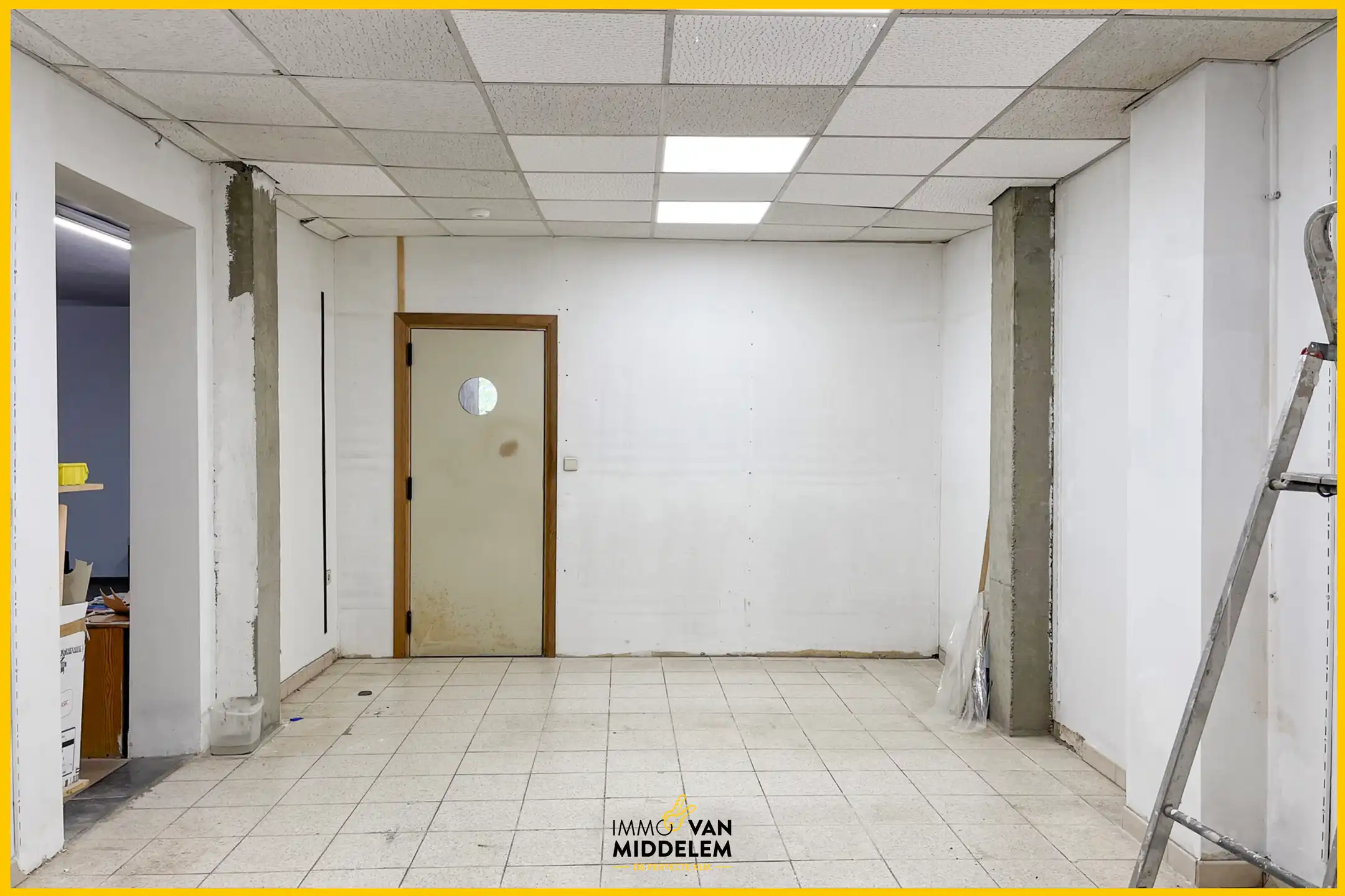 COMMERCIEEL GELIJKVLOERS VAN +/- 175 m² OP TOPLOCATIE foto 7