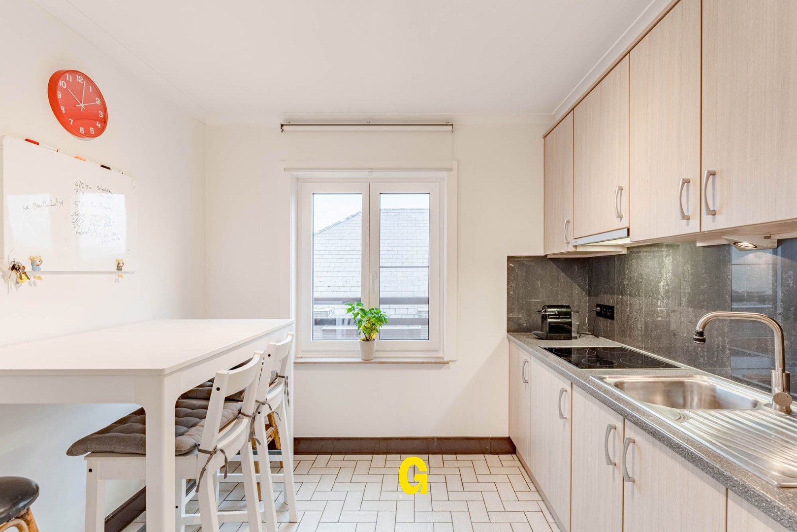 Verzorgd tweeslaapkamer-appartement met garage en berging op enkele minuutjes van het centrum van Munsterbilzen foto 6