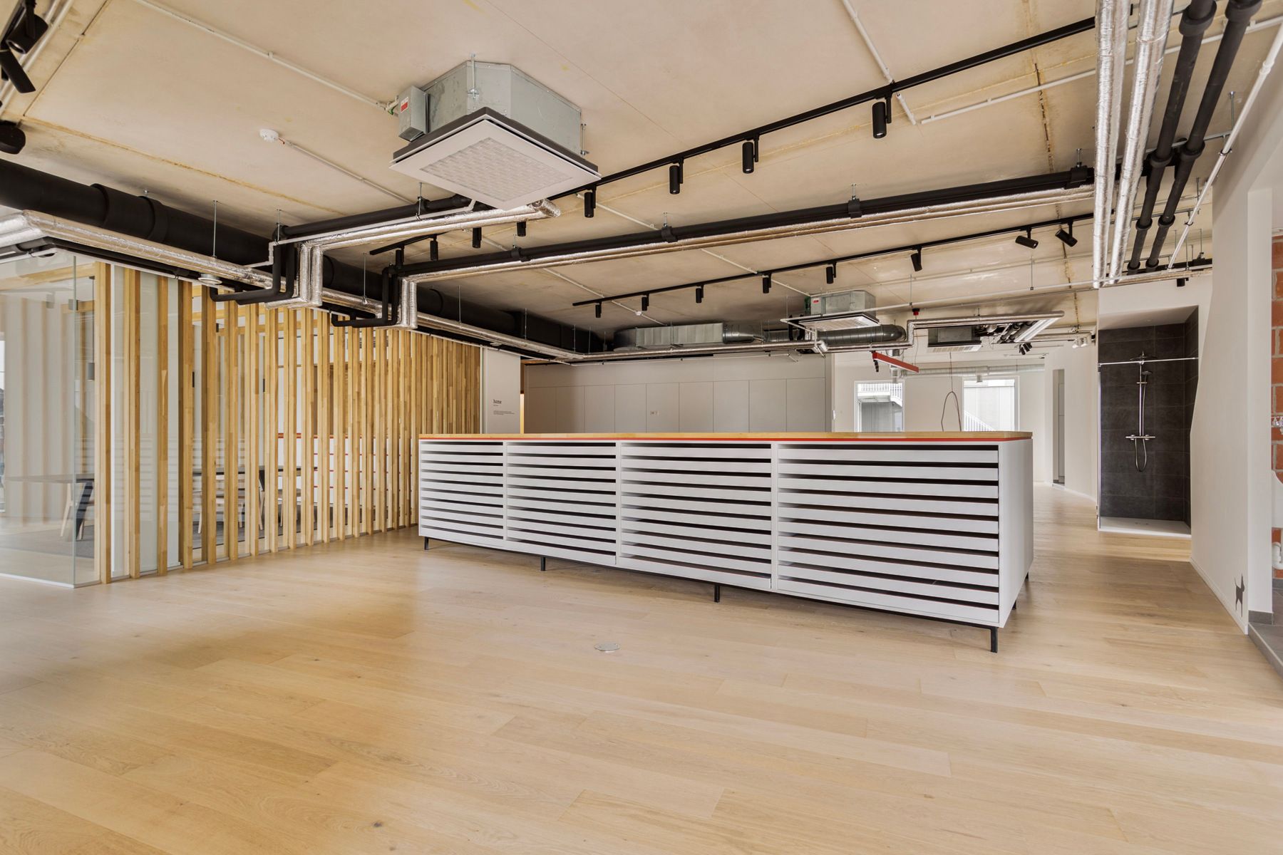 Nieuwbouw kantoorruimte met grote zichtbaarheid (497m²) foto 5