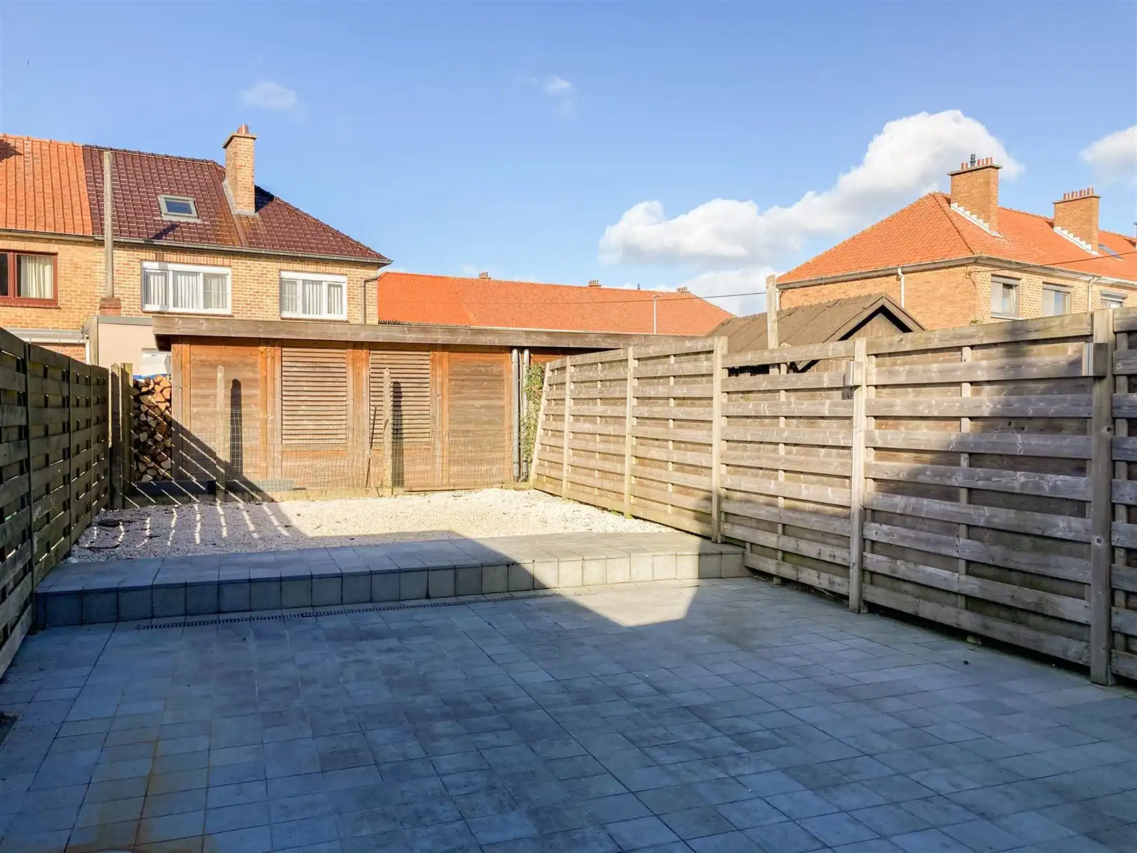 Ruime, lichtrijke woning met terras TE HUUR foto 17