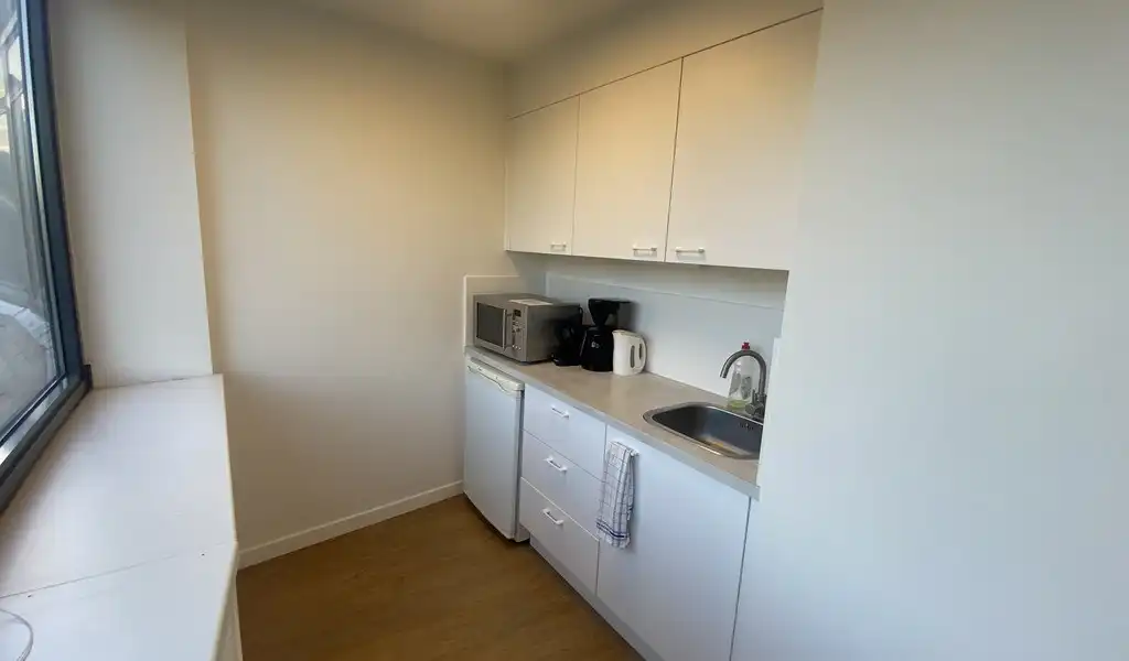 Instapklare kantoorruimte te huur vlakbij R4 in Gent foto 7