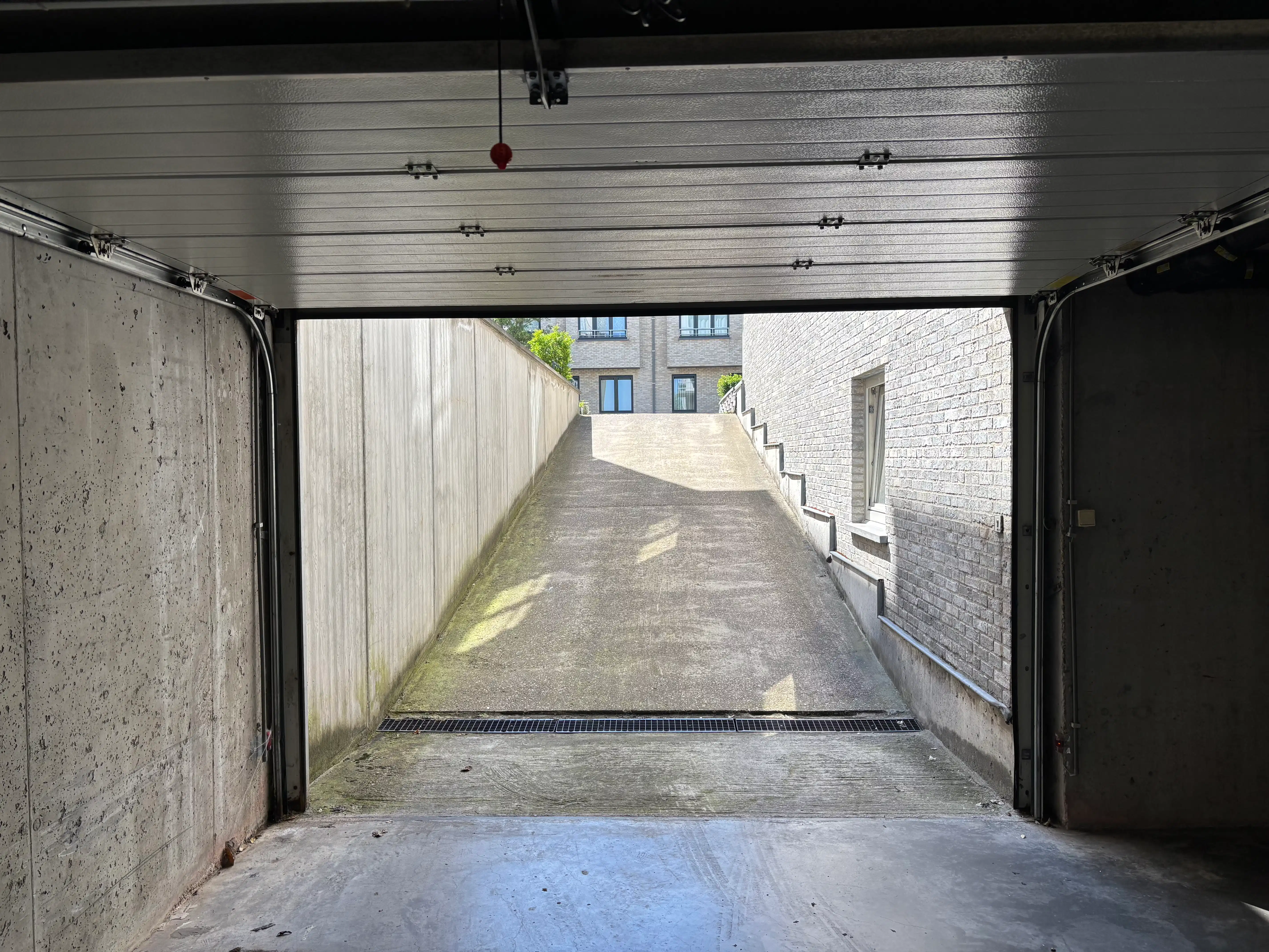 Zeer ruime ondergrondse garagebox op centrale locatie foto 2