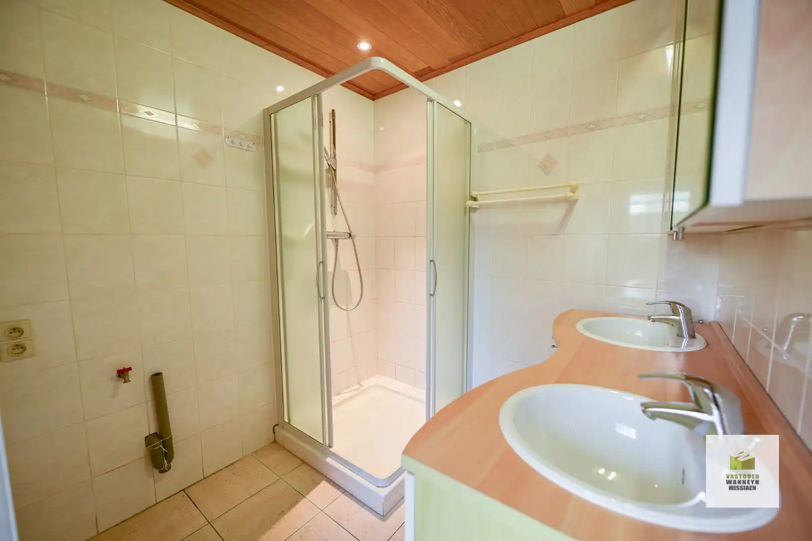 Knusse woning met 1 slaapkamer, gezellige tuin, garage en parking foto 12