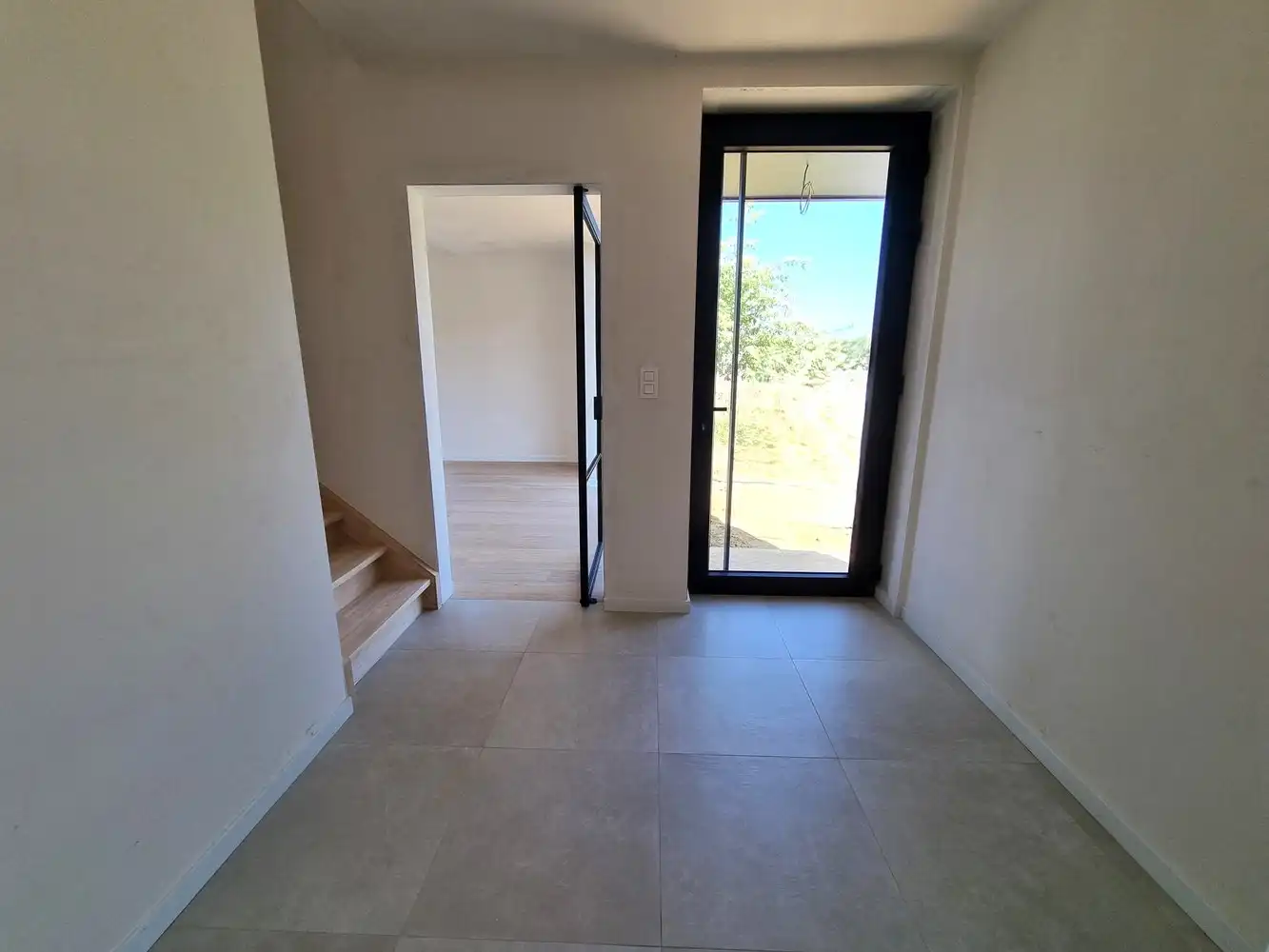 Prachtig, volledig afgewerkte nieuwbouw woning. Rustige ligging. foto 11