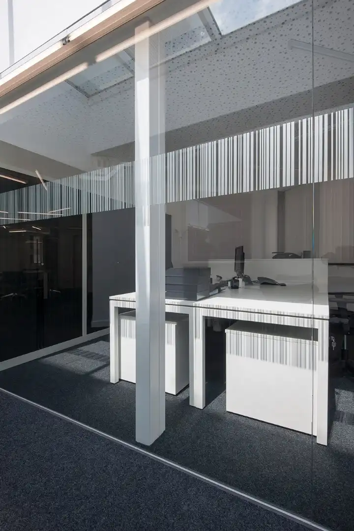 Perfect uitgerust kantoor (22 m²) met parking en alle faciliteiten inclusief, Torhout. foto 26