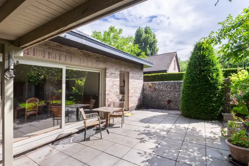 Villa op toplocatie, uiterst veel privacy in zeer rustige straat! foto 10