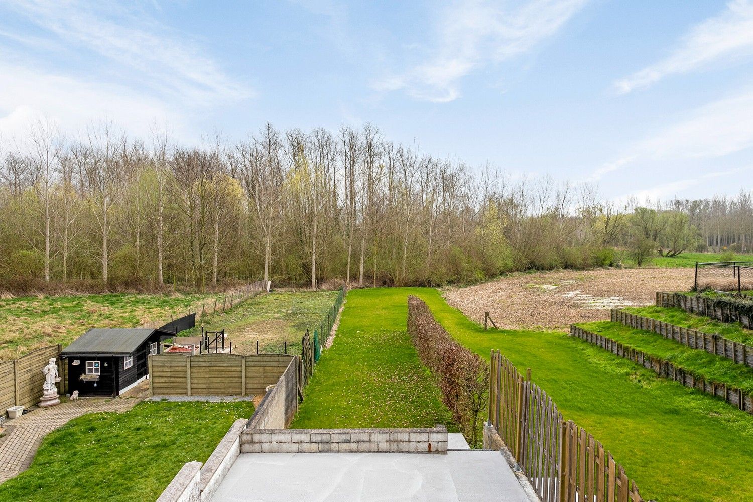 Volledig vernieuwd appartementsgebouw met twee drie slaapkamer appartementen met tuin. foto 18