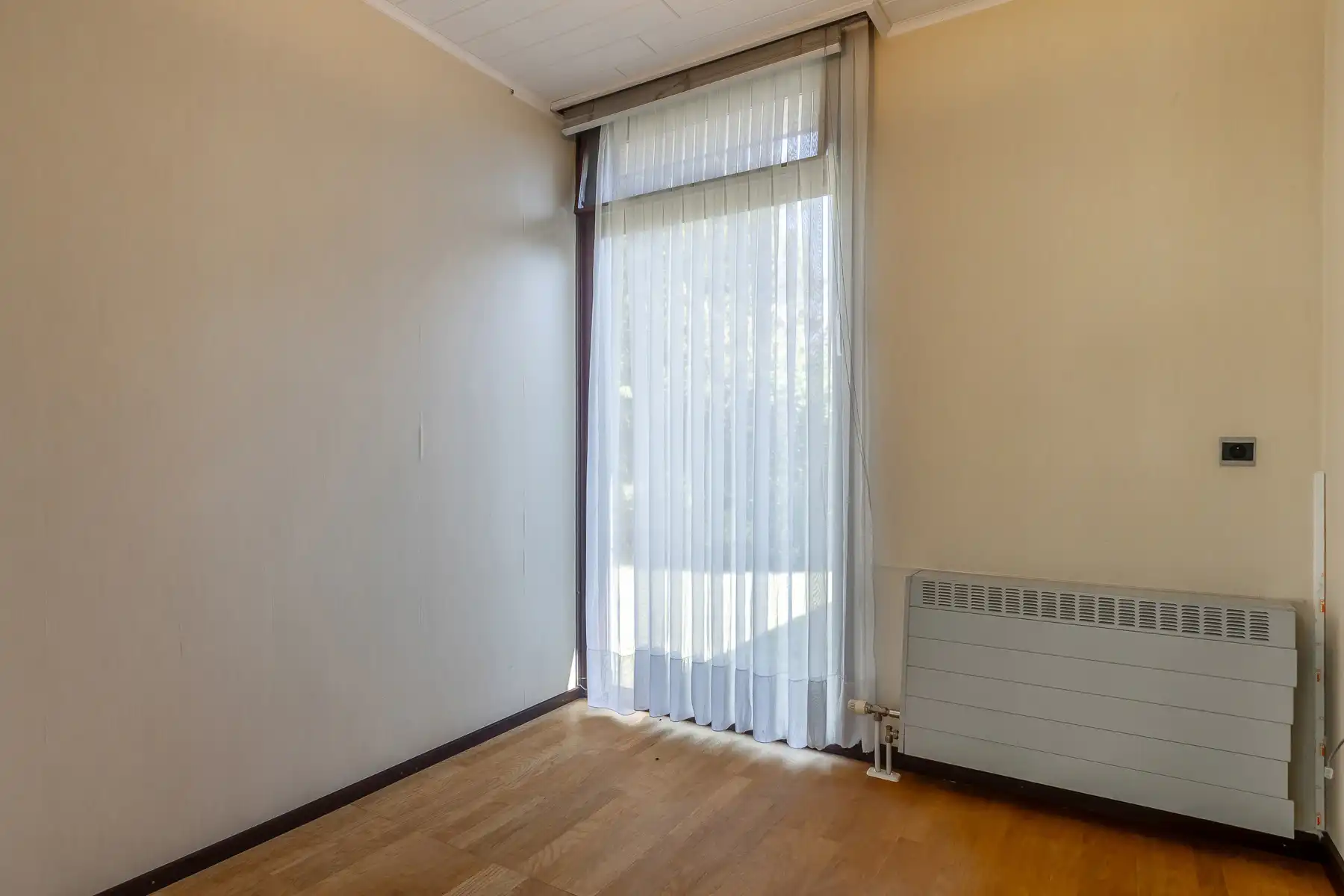 Charmante gelijkvloers woning met 3 kamers, inpandige garage en zonnige tuin foto 24