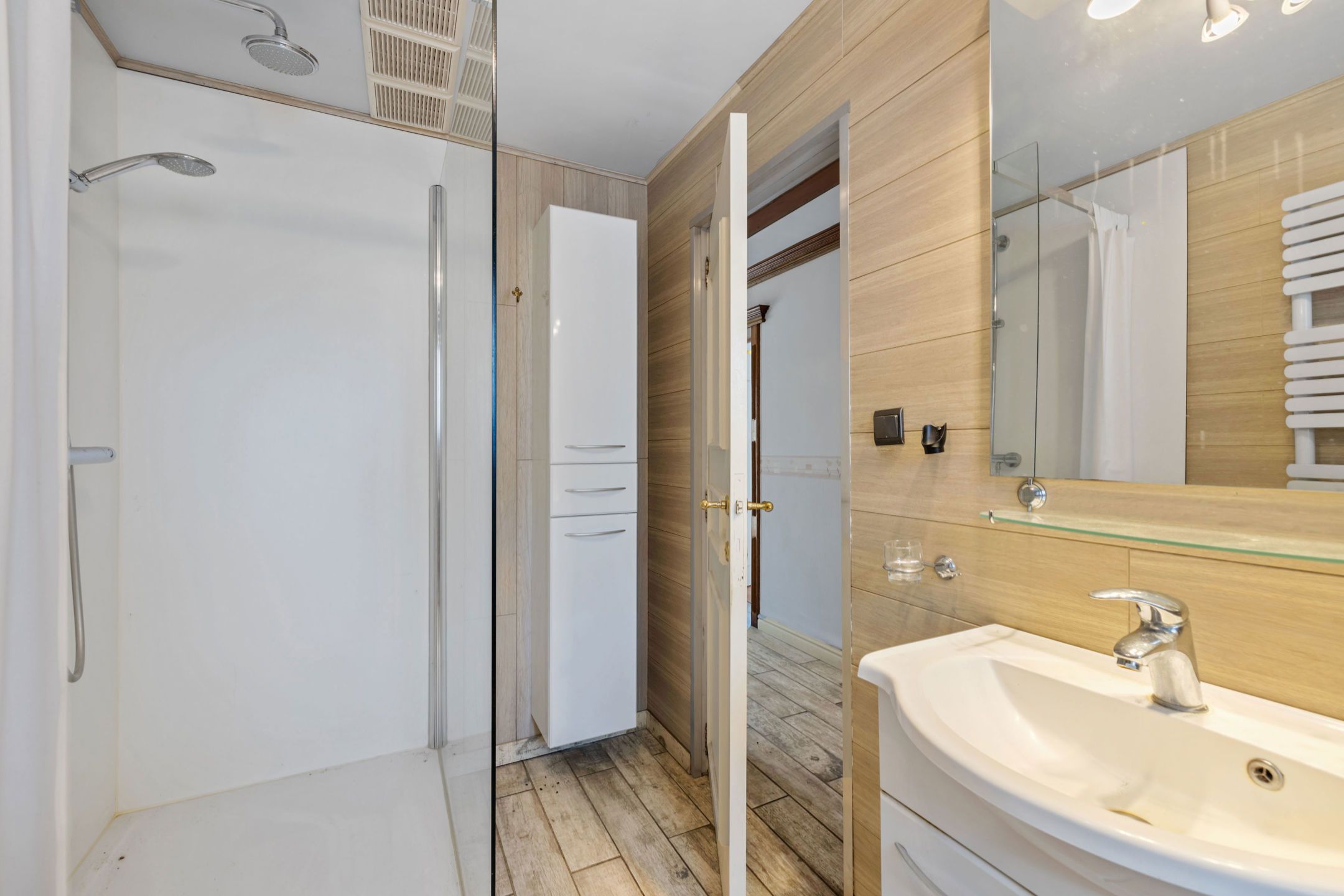 Ruime woning met garage + atelier + (bouw) grond op 9a 30ca foto 11