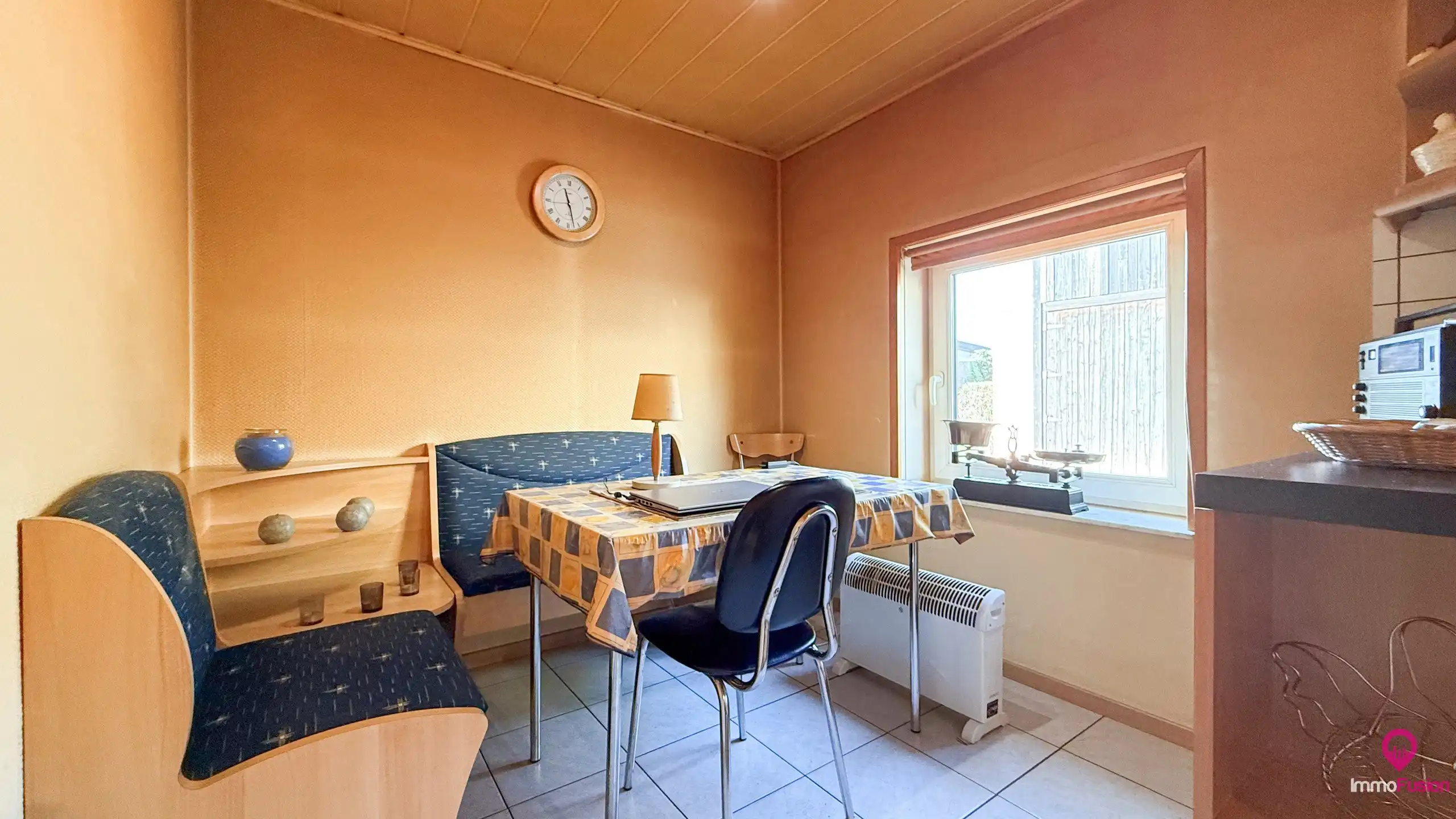 Deels gerenoveerde woning met groot perceel van ca 13are! foto 12