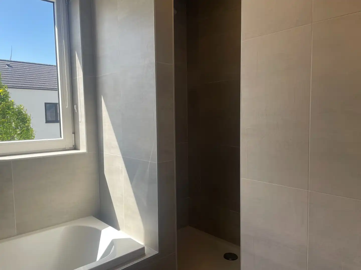 Moderne woning met 4 slaapkamers en garage in rustige buurt in Zwankendamme foto 10