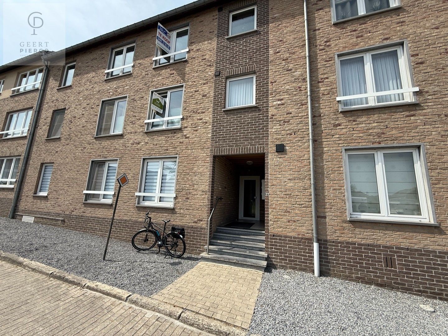 Gelijkvloers appartement met ruim terras foto 21