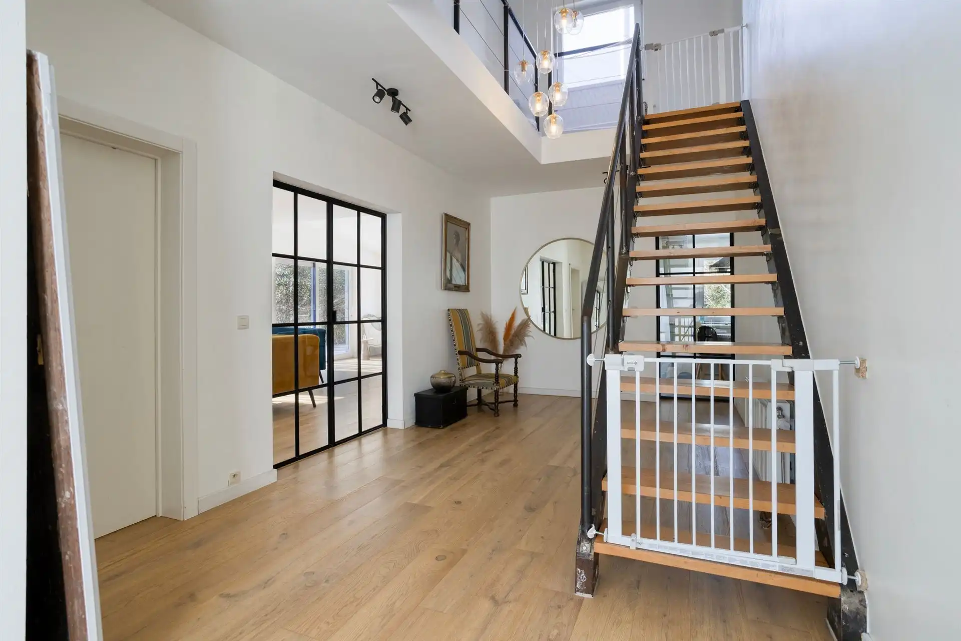 Aangename gerenoveerde villa op ruim perceel foto 4