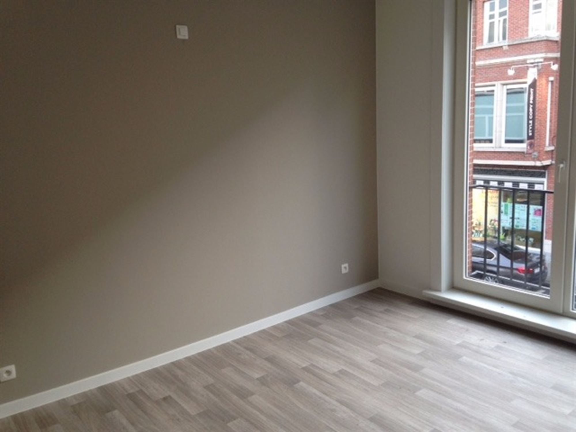 Volledig vernieuwde woning centrum Kortrijk foto 10
