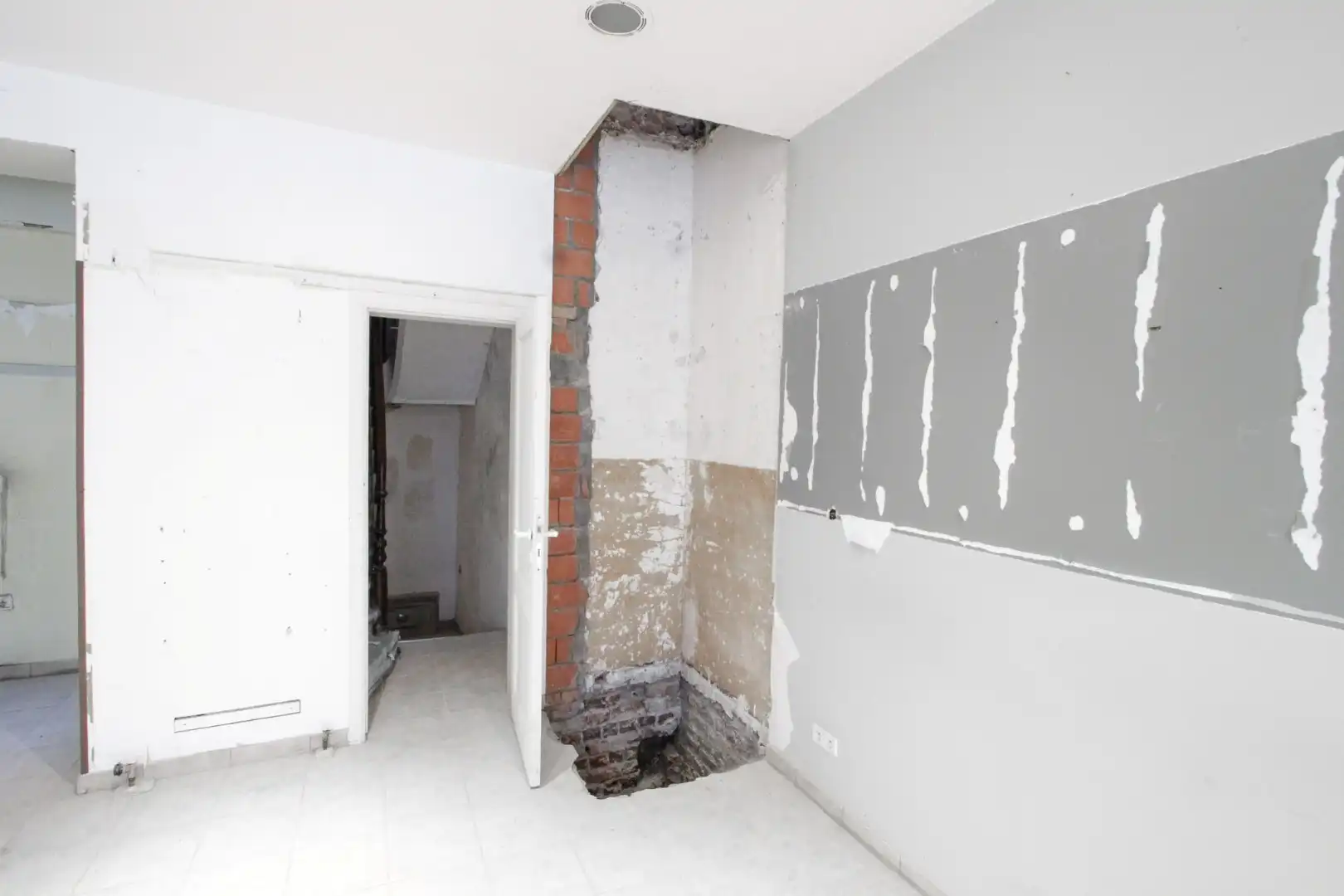 Instelprijs :Renovatieproject : woonst met of zonder gelijkvloers handelspand te Vlamingstraat 5 Heist foto 5