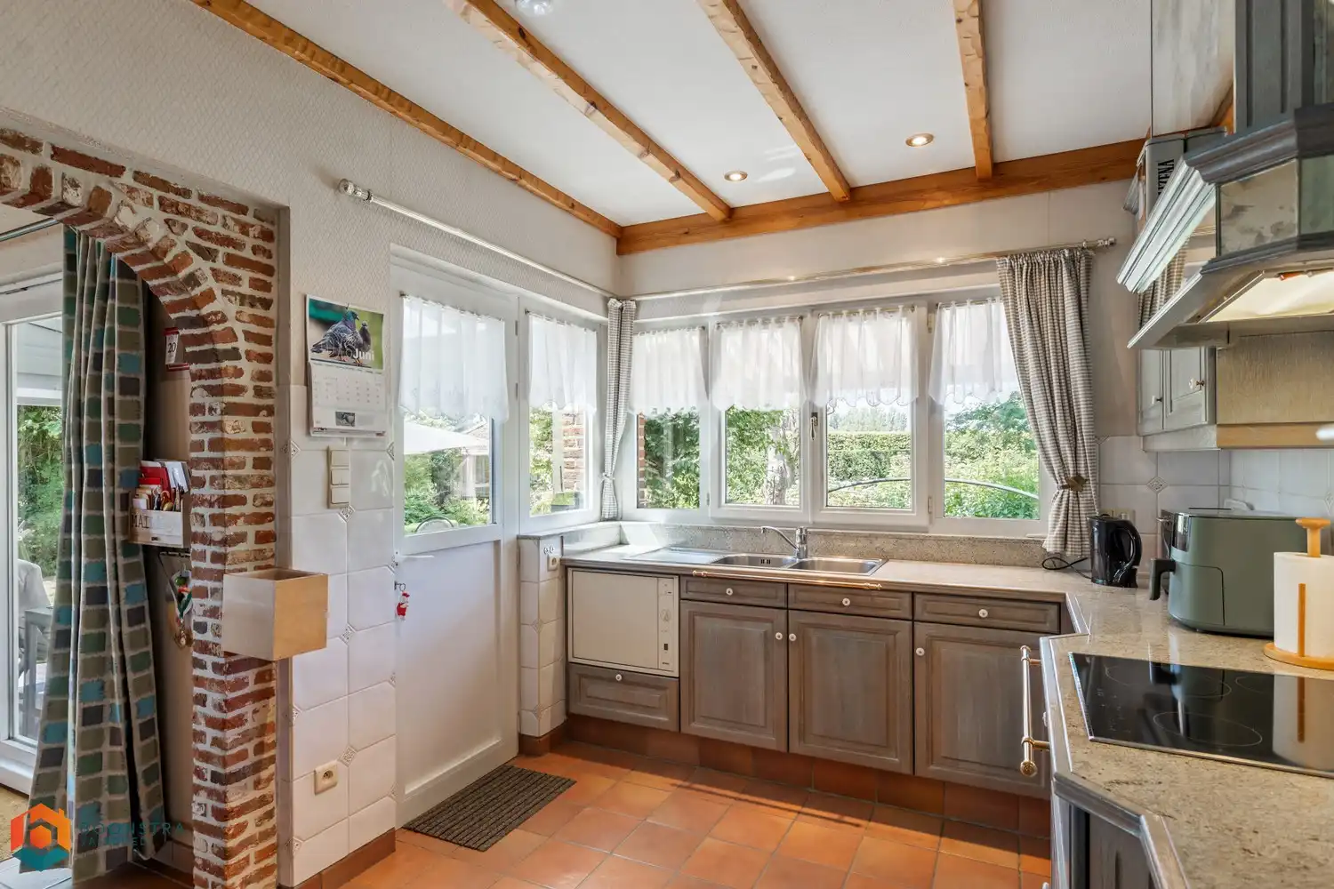 Hoeve op een ruim perceel van 5307 m² in prachtige groene omgeving foto 10