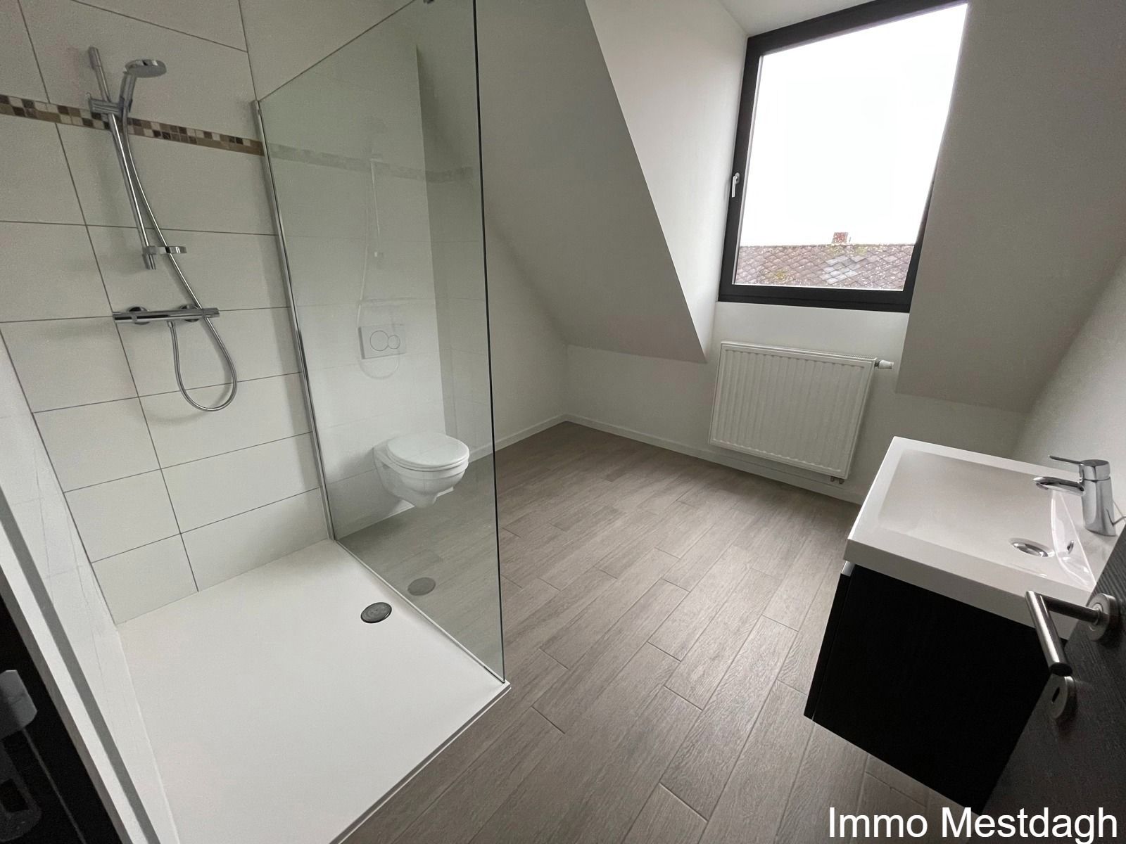 Duplex appartement op bovenste verdieping met terras & 3 slaapkamers in centrum Diest. foto 10