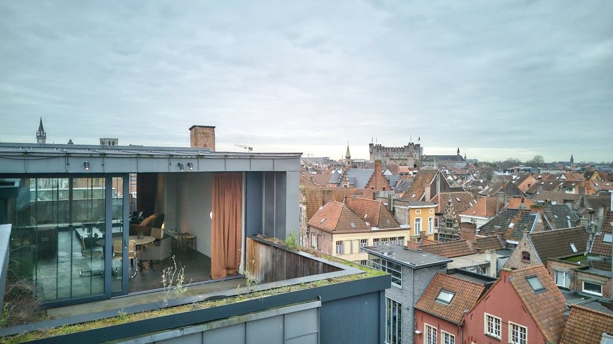 Buitengewone duplex penthouse midden in de historische binnenstad aan de Leie foto 32