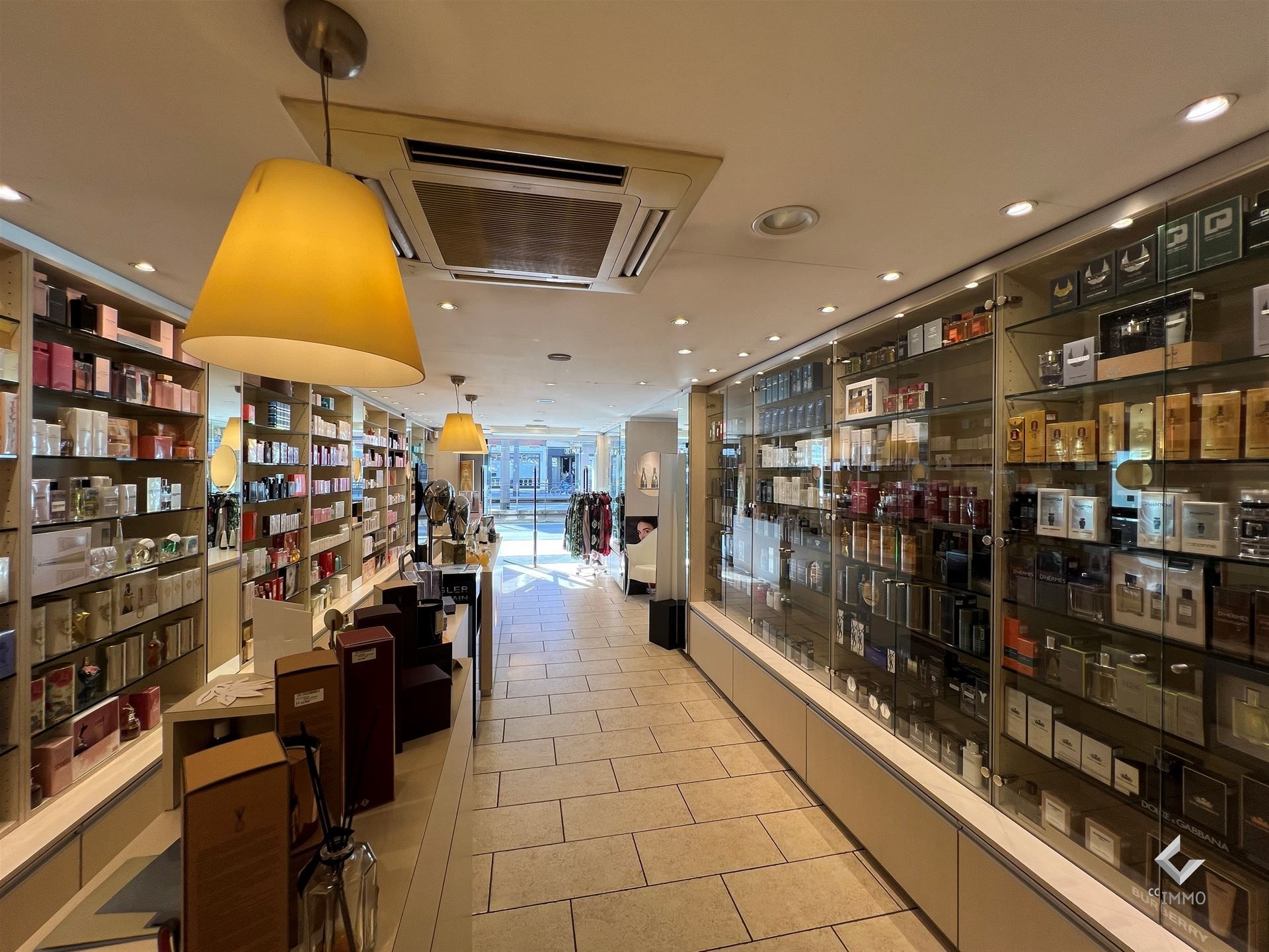 IN OPTIE: Handelspand ca. 160m² + tuin ca. 140m² op commerciële ligging! foto 4