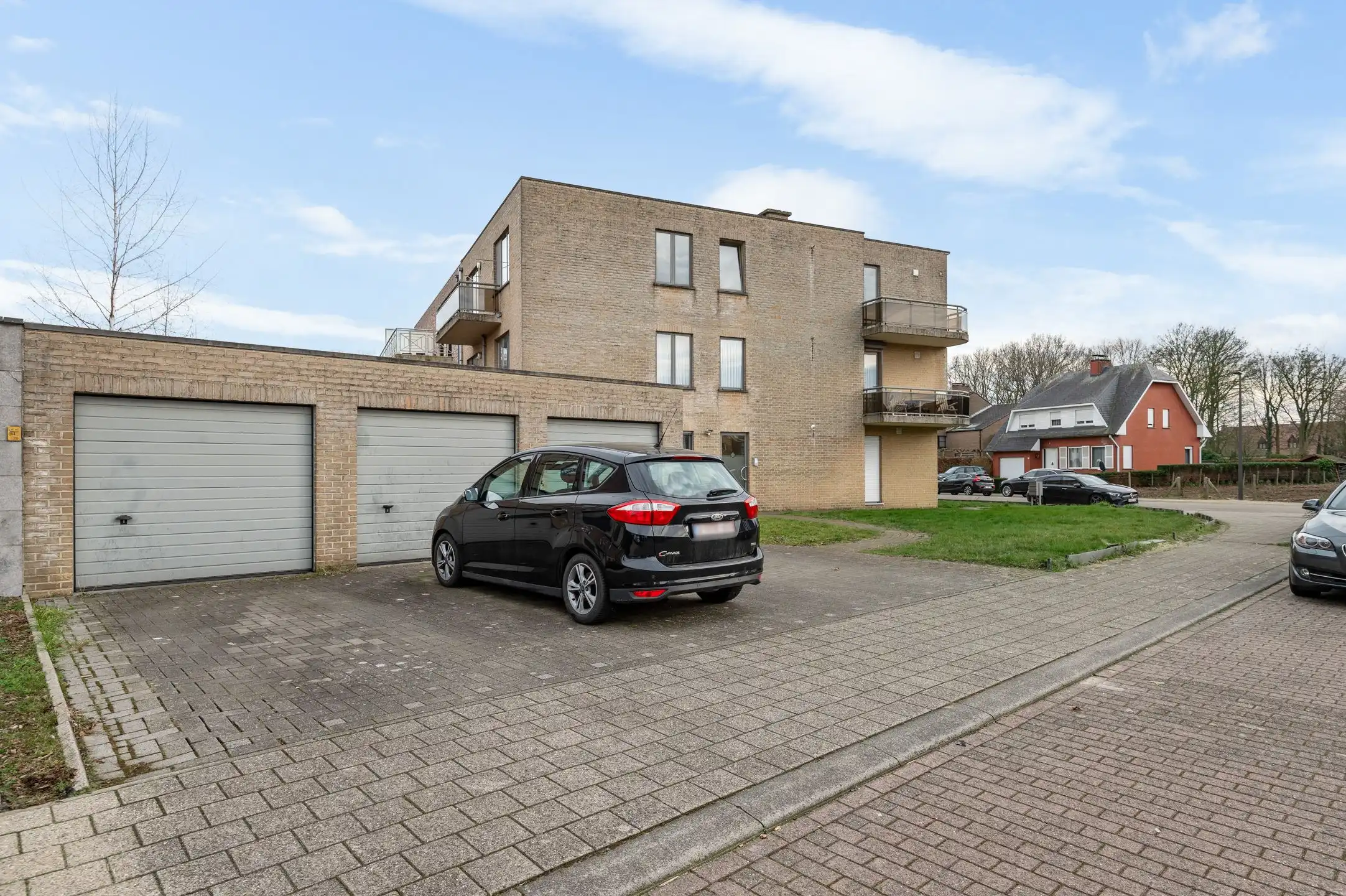 Ruim 3-slaapkamerappartement met terras en garage in het centrum van Wommelgem! foto 18