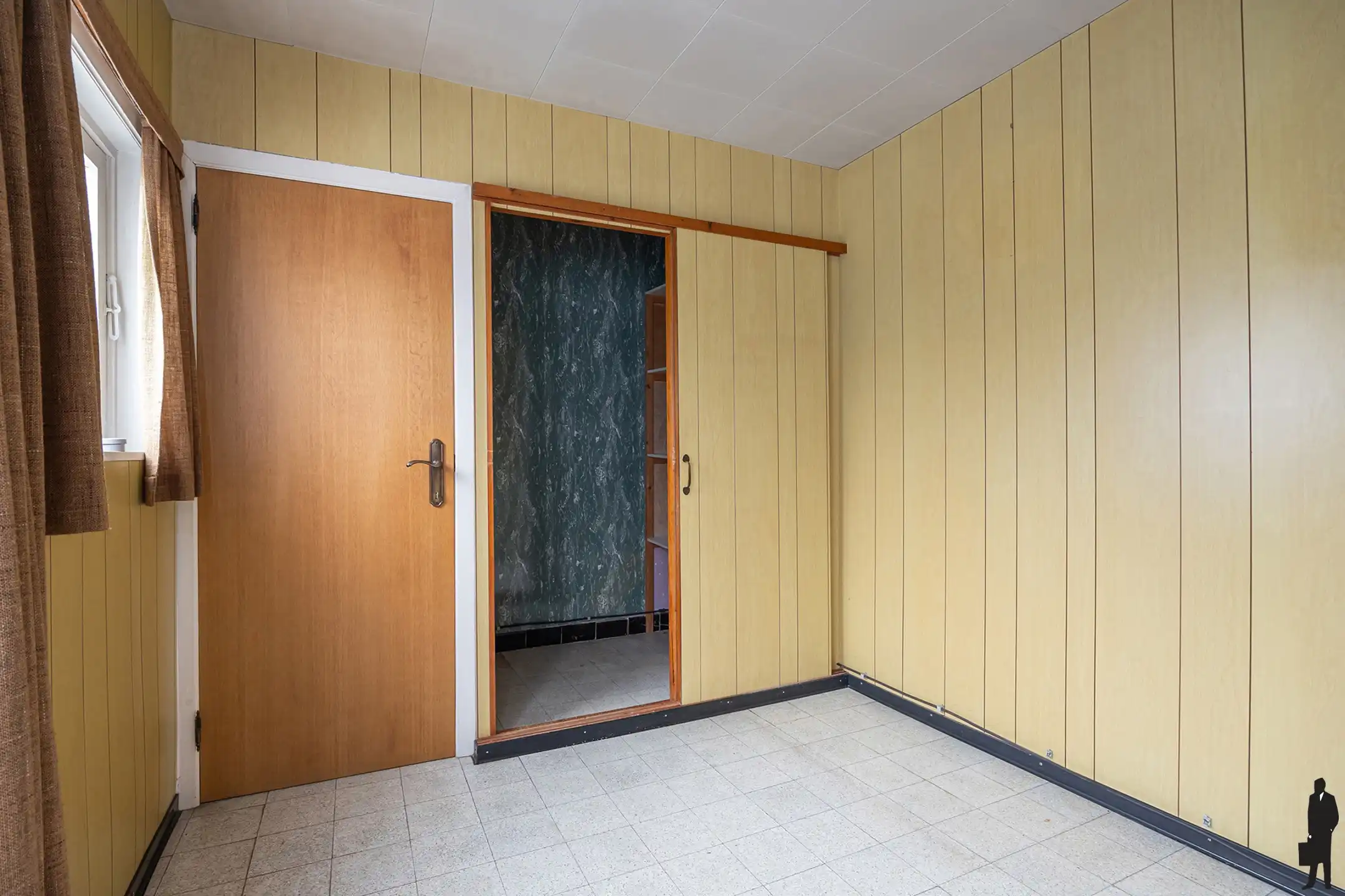 Gezinswoning met veranda, garage en tuin op topligging  foto 7