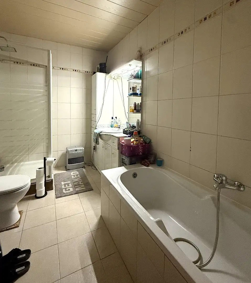 Op te frissen energievriendelijke woning met 4 slaapkamers en garage  foto 18
