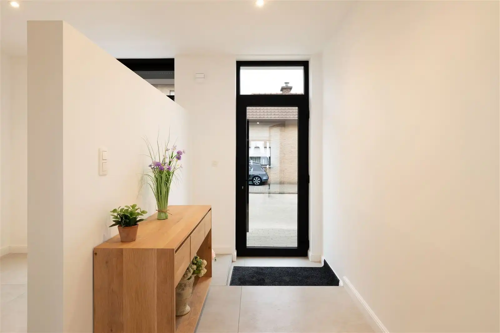 Gerenoveerde woning nabij het centrum van Zottegem! foto 2
