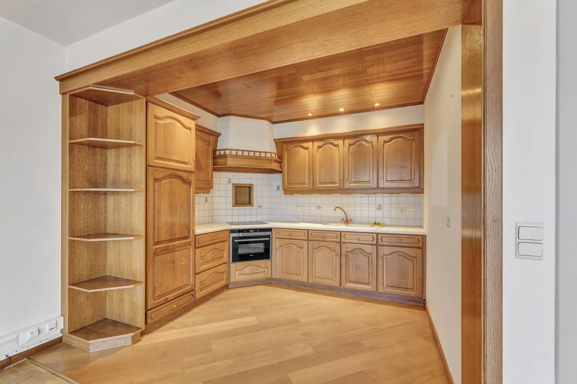 Ruim appartement aan het treinstation te Denderleeuw foto 7