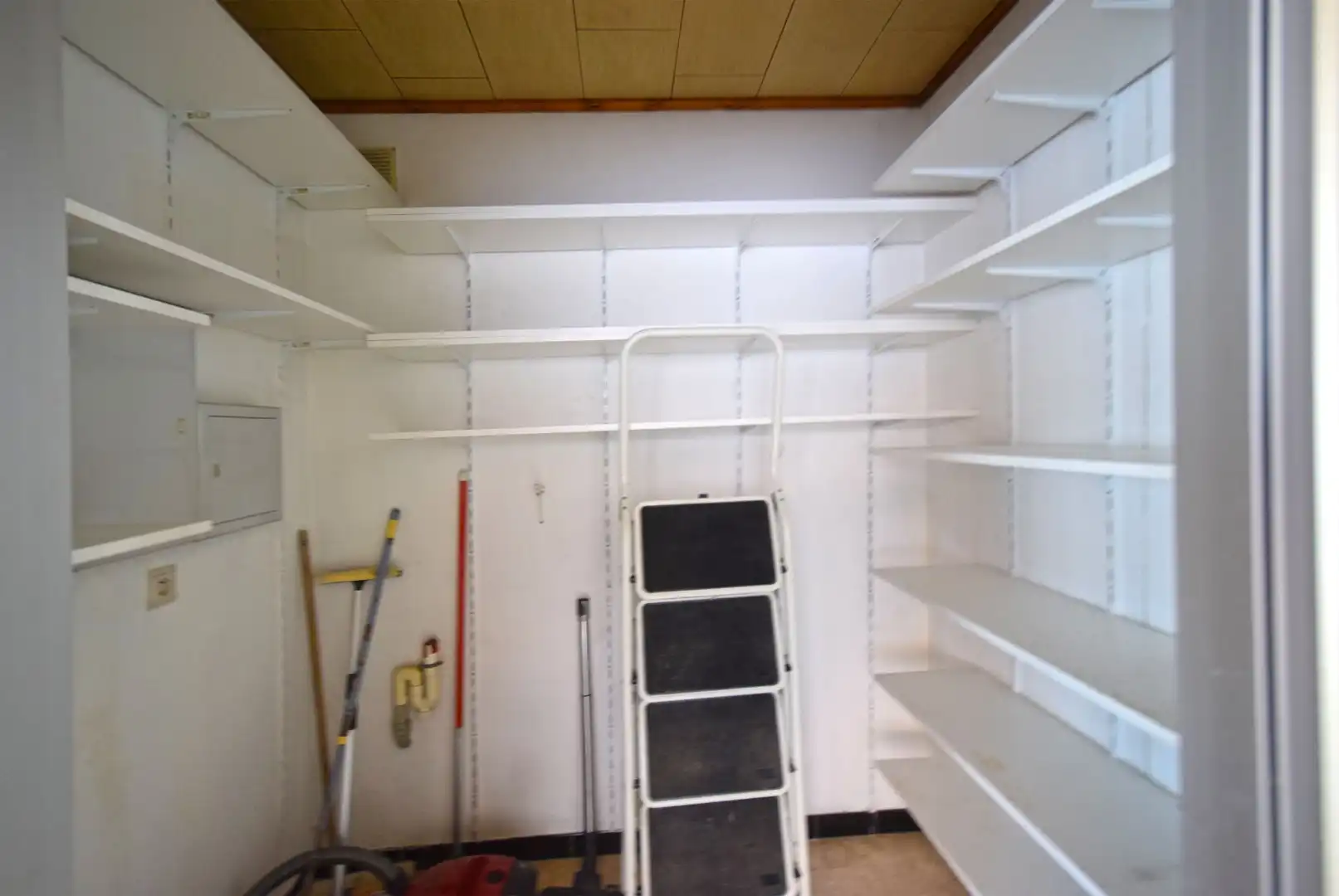 GELIJKVLOERS APPARTEMENT MET 2 SLAAPKAMERS foto 5