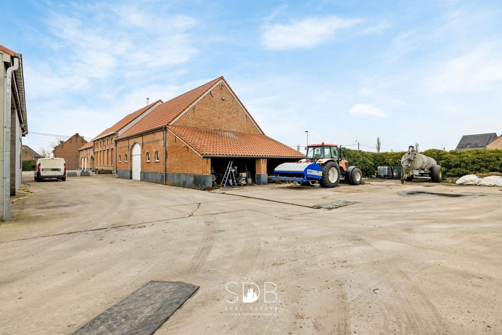 Prachtige villa in hoevestijl met bijgebouwen en akkerlanden/weilanden op 1,45ha foto 31