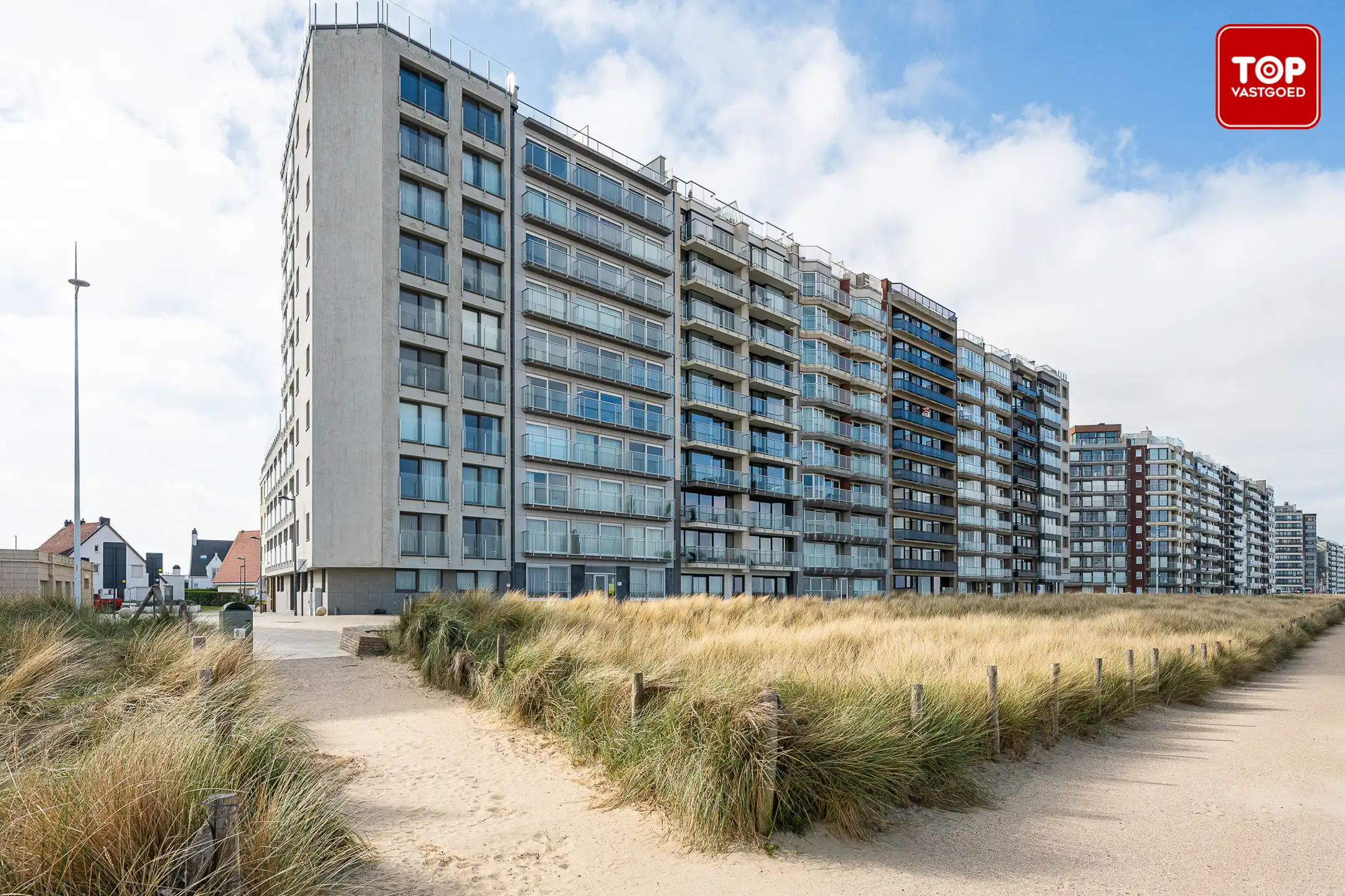 Instapklare studio appartement met zeezicht foto 12