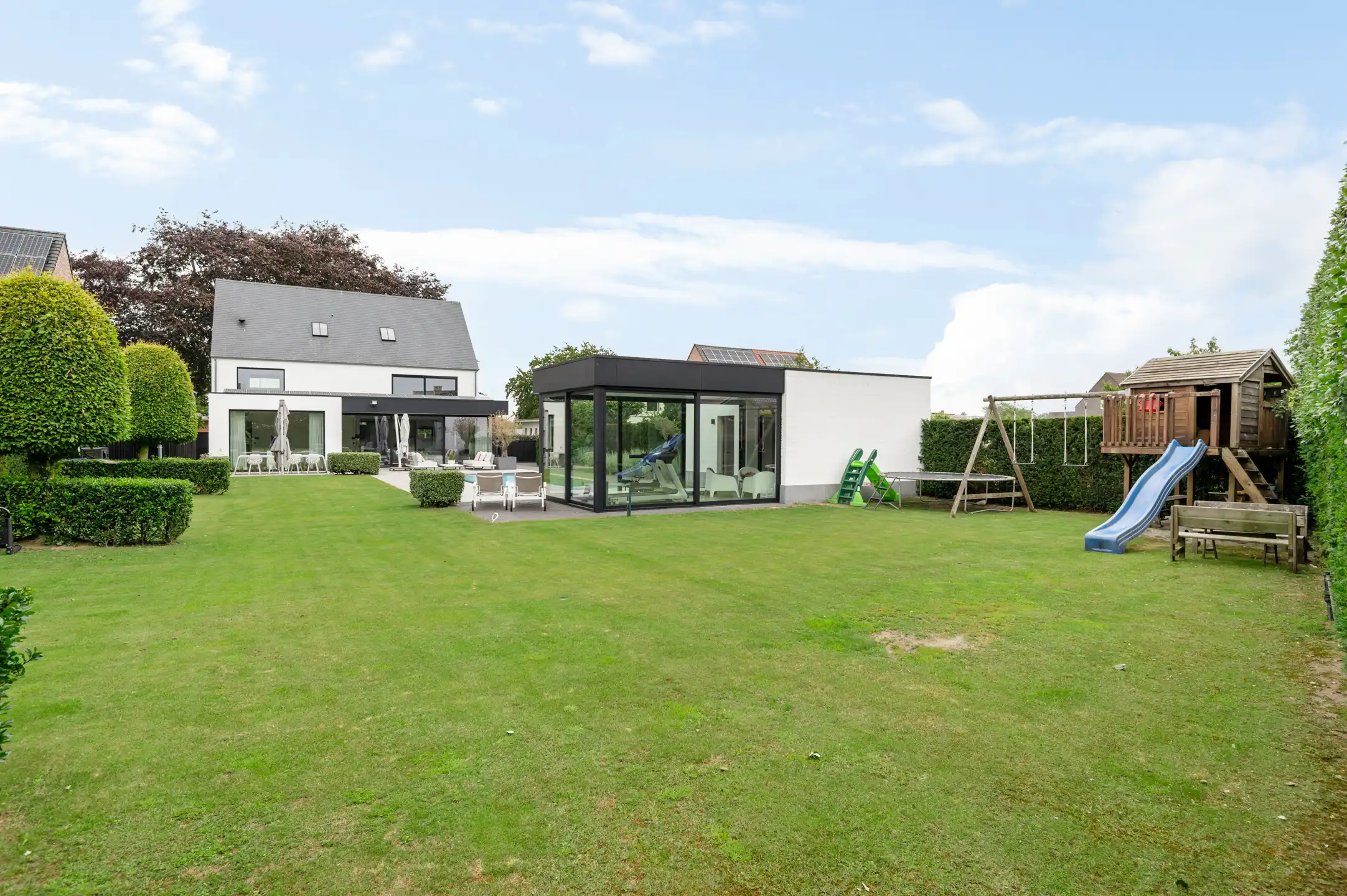 Luxe villa met zwembad en poolhouse vlakbij het centrum van Hoogstraten. foto 2