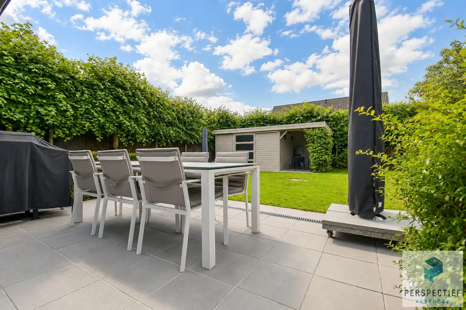 Moderne, veelzijdige gezinswoning met kantoorruimte en gezellige tuin foto 3