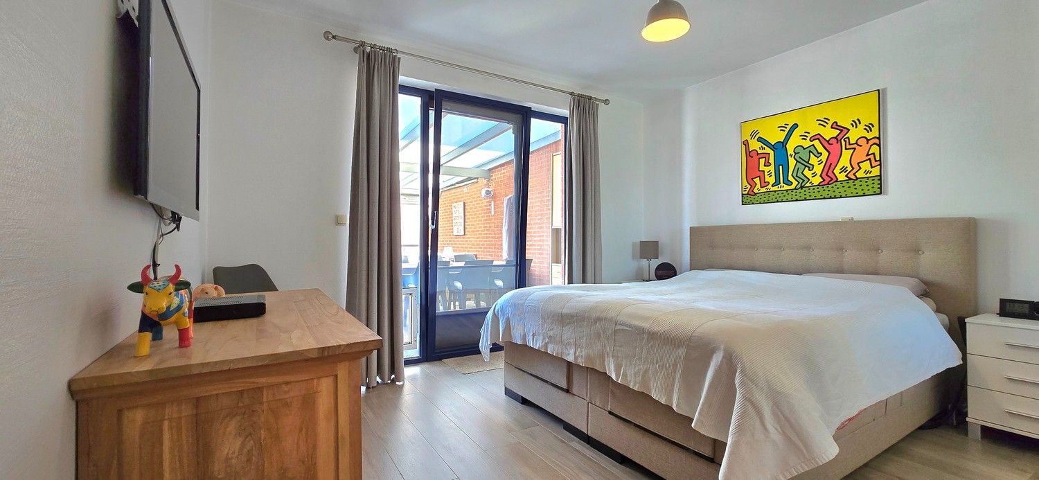 TE KOOP : instapklaar appartement op centrale ligging met 2 slaapkamers en 2 terrassen foto 14