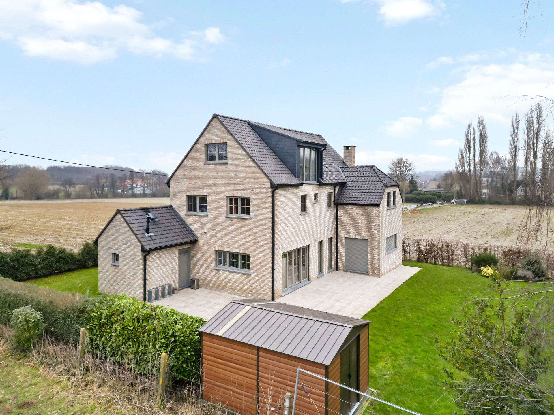 Villa: bouwjaar 2019 foto {{pictureIndex}}