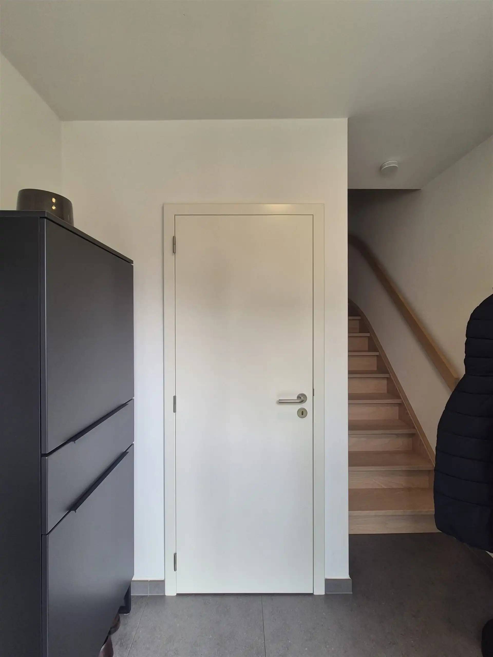 Rustig gelegen nieuwbouw woning met terras en tuin. foto 2