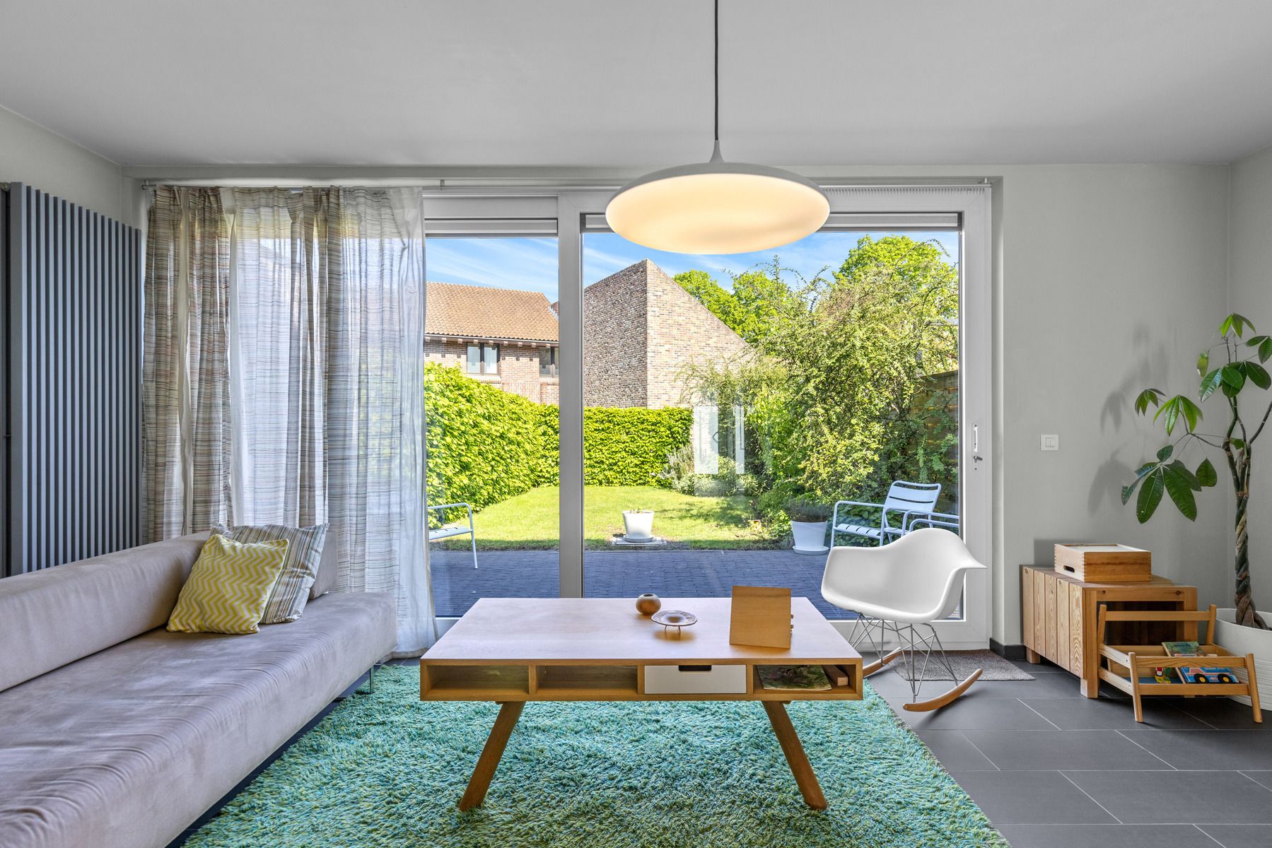 Instapklare gezinswoning met tuin en 4 slpks foto 4