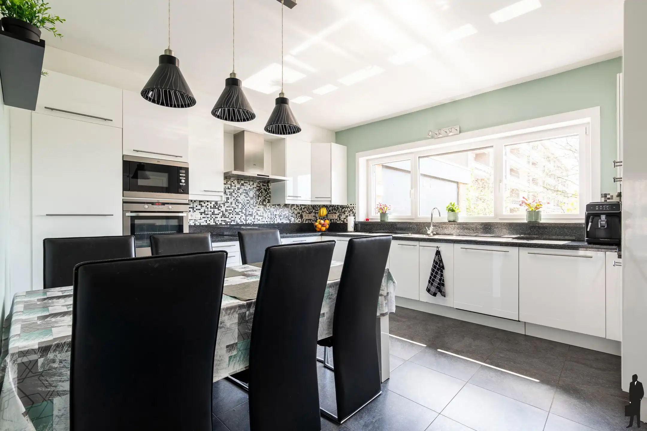 Ruim duplex app met 5 slpks, terras + privatieve tuin foto 7