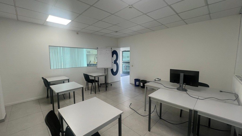 Loods met kantoren te huur in haven van Gent foto 9