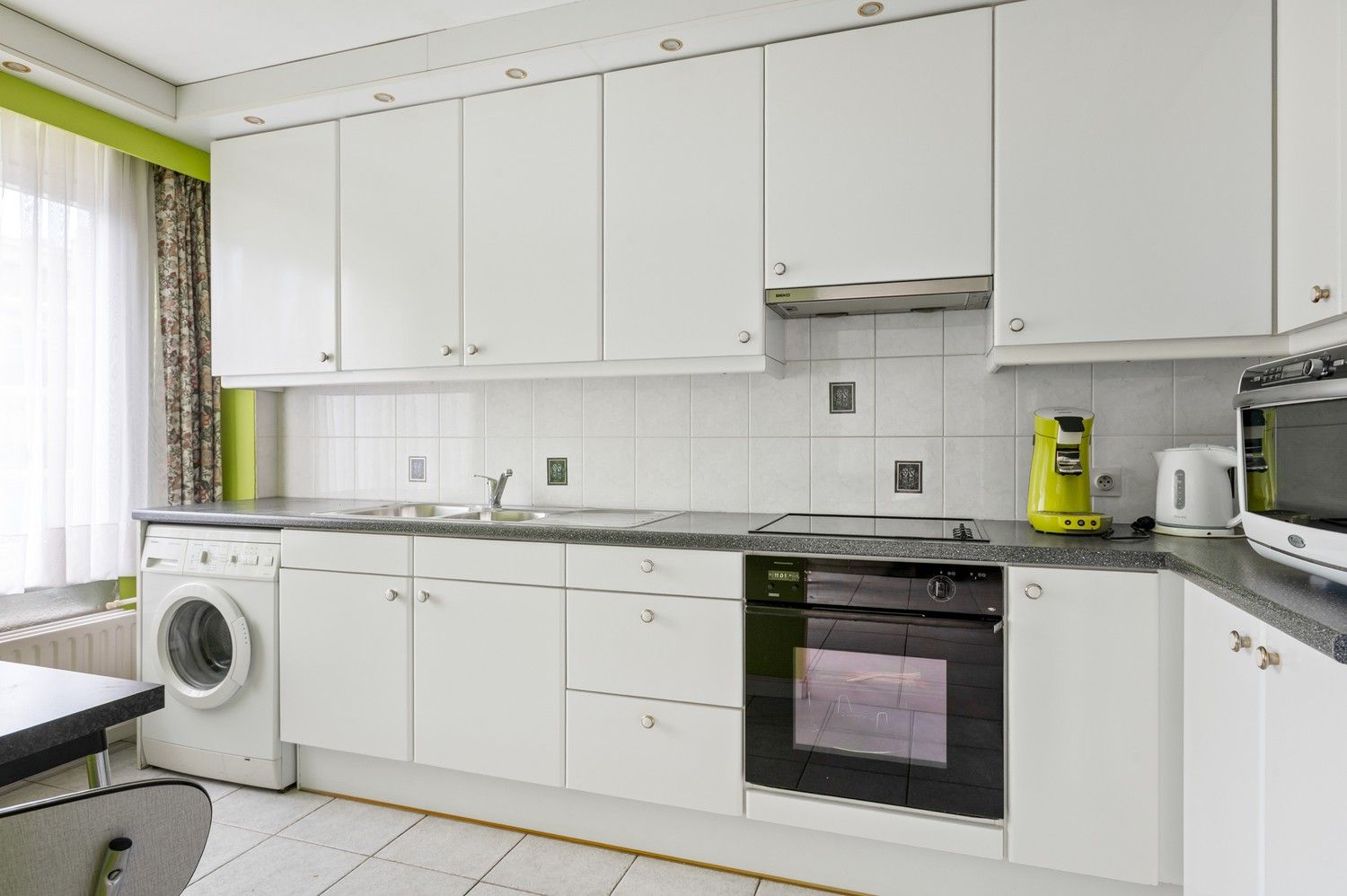 Ruim appartement met twee slaapkamers op ideale locatie in Deurne! foto 8