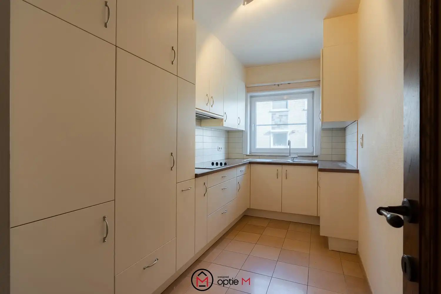 Instapklaar appartement met 2 slaapkamers en garage op toplocatie in Hasselt foto 3