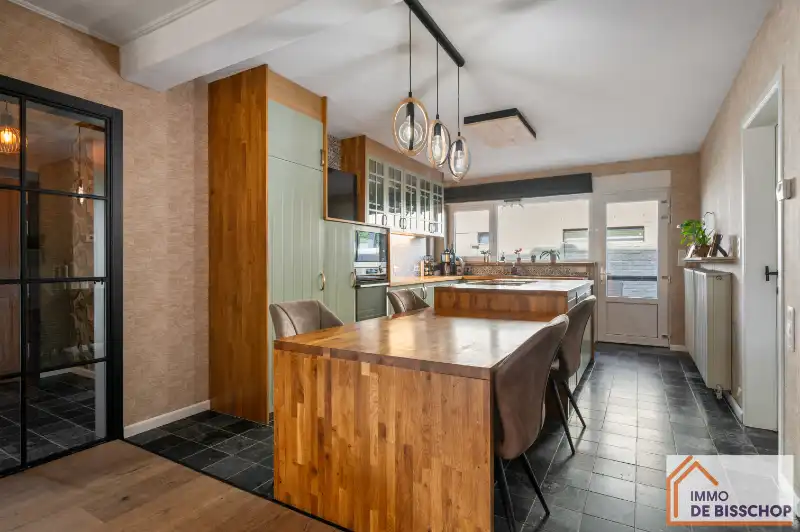 Prachtige dubbele woonst / koppelwoning met achterliggend magazijn en tuin foto 4