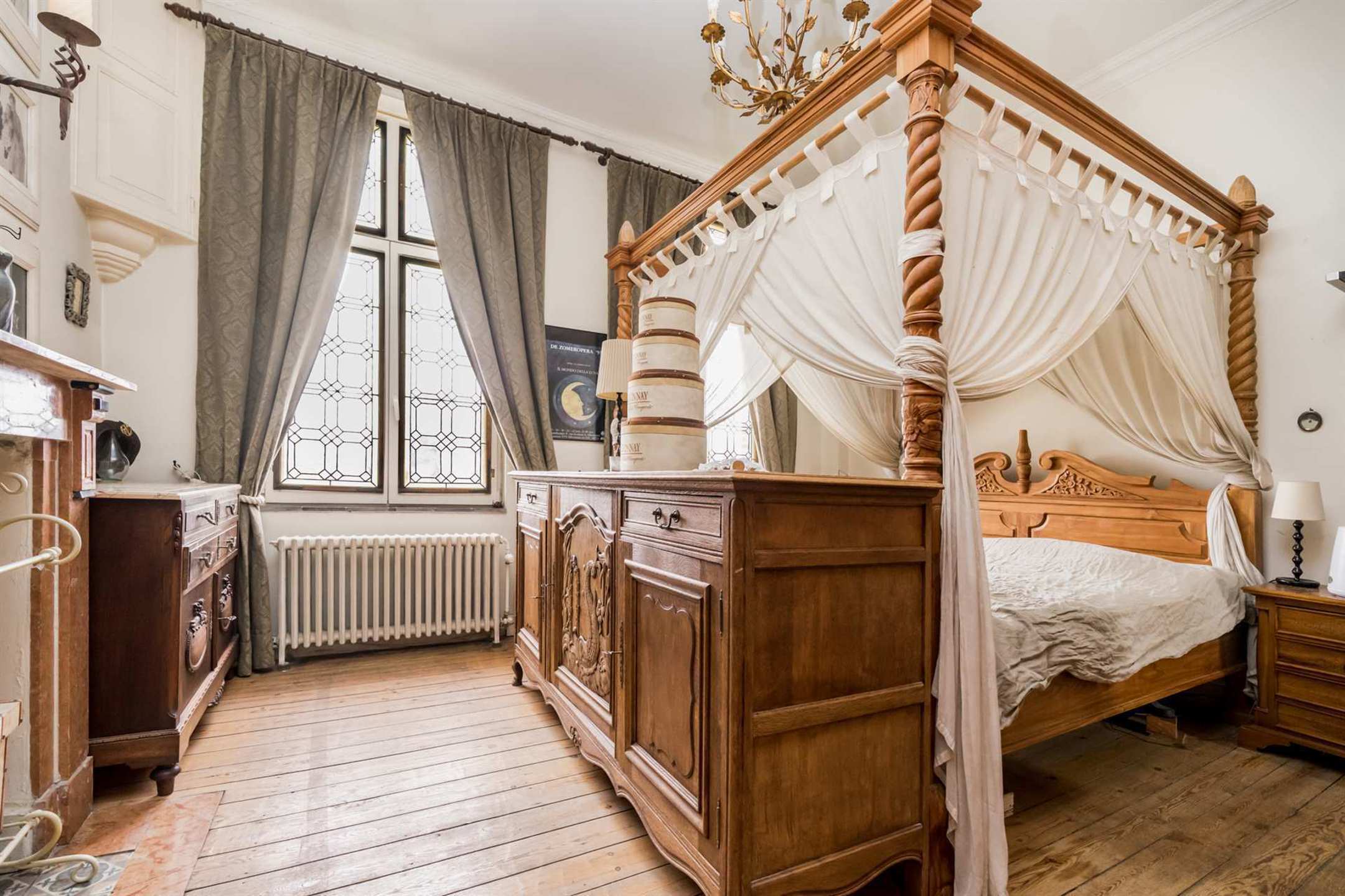 Uitzonderlijke kasteelvilla met siertuin en boomgaard foto 6
