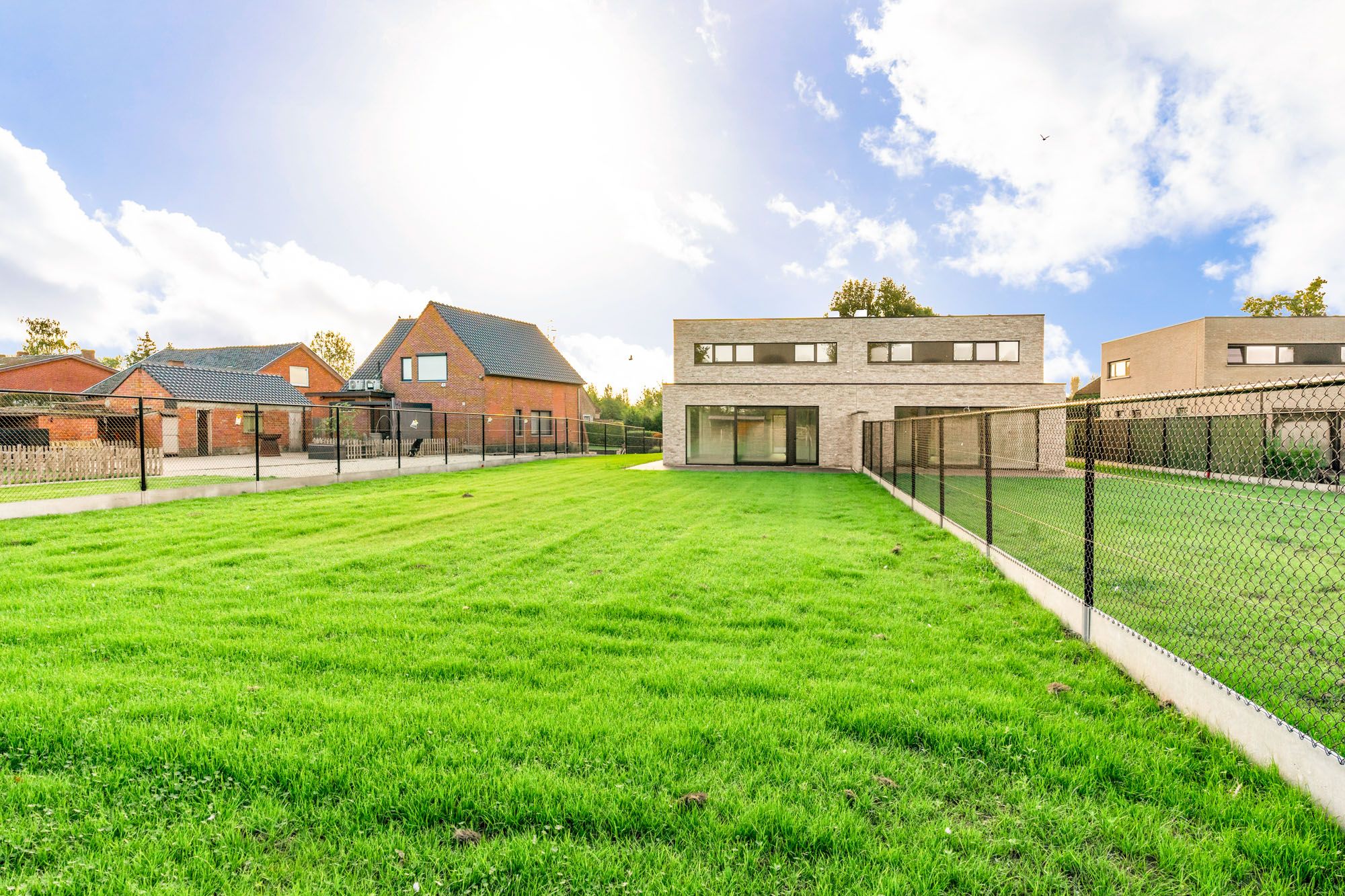 Knappe nieuwbouwwoning met 3 slaapkamers op perceel van 7a 13ca! foto 22