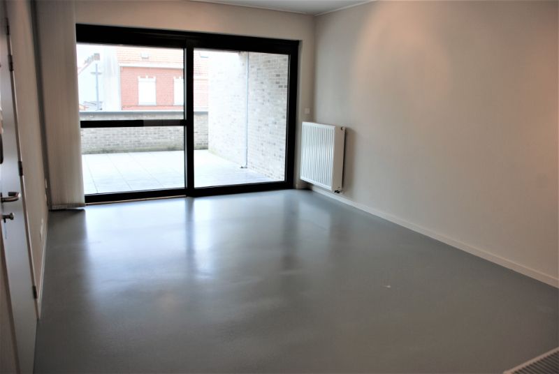 Appartement met 2 slpkms en ruim zonneterras (syndic inbegrepen) foto 4