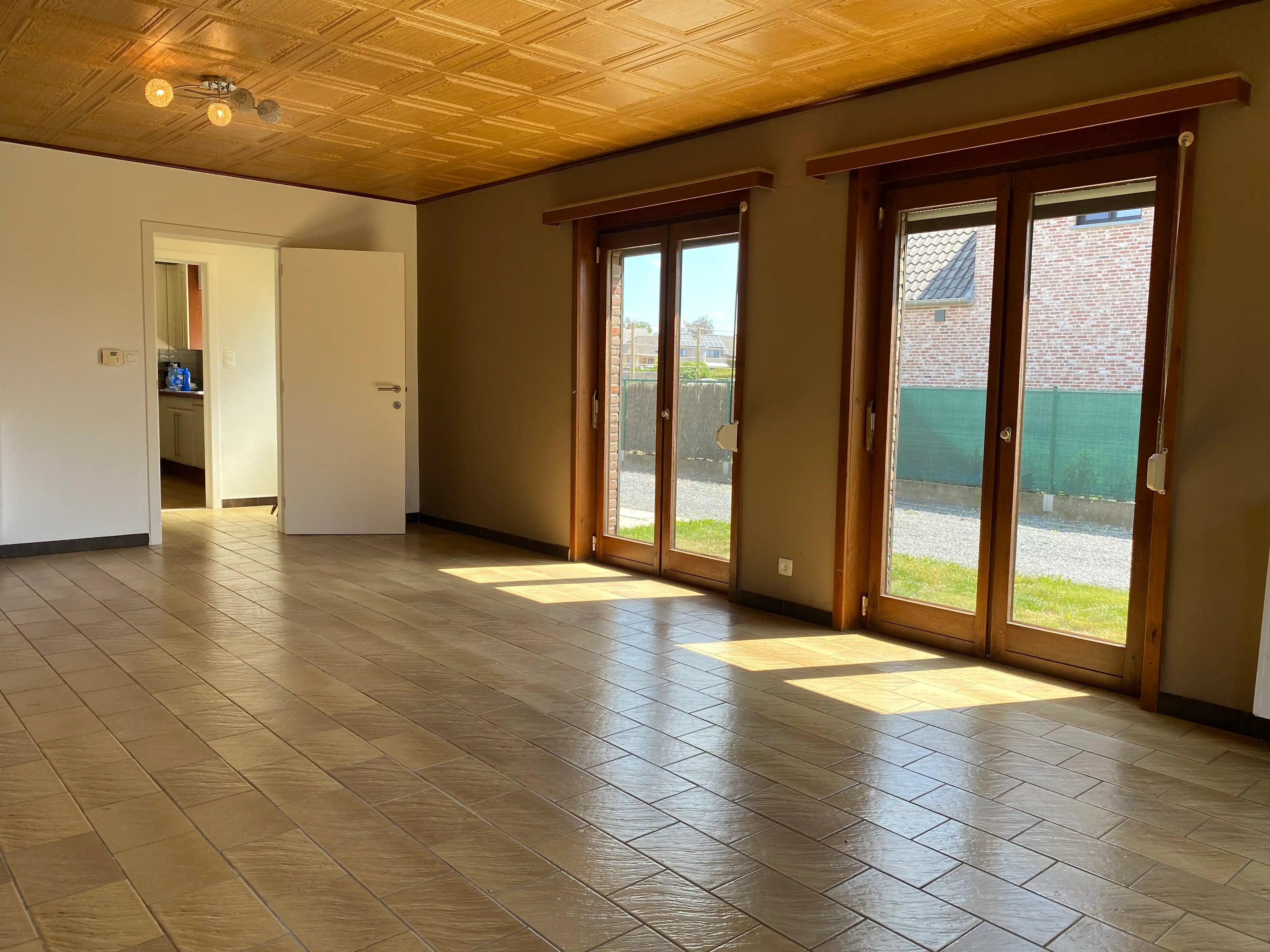 BUNGALOW MET DRIE SLAAPKAMERS EN GARAGE foto 4