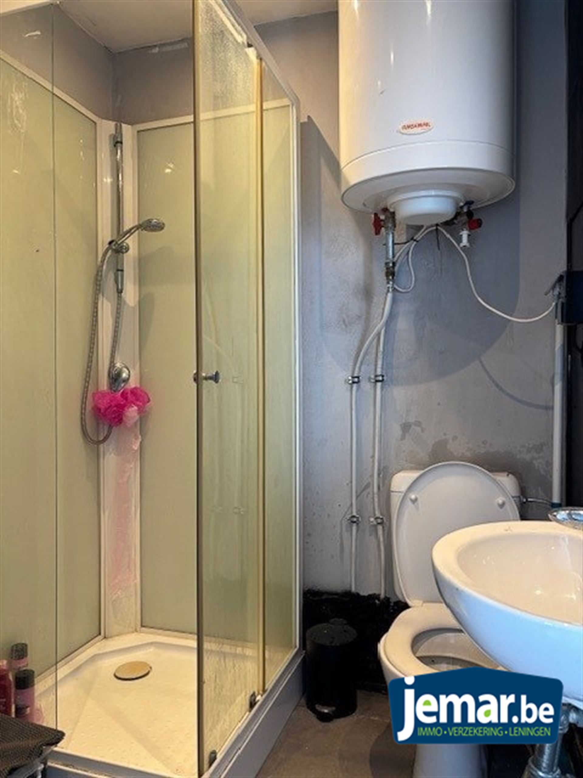 Handelspand met bovenliggend appartement met 1 slaapkamer gelegen op commerciële locatie in Maasmechelen! foto 11